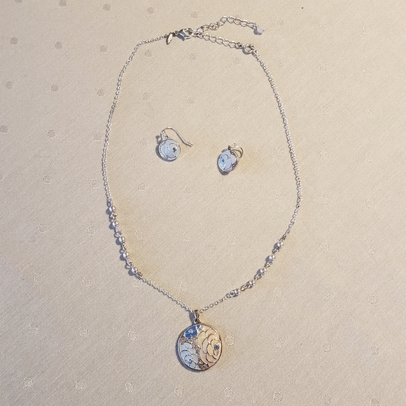 Set- Floral Enamel Pendant & Earrings - Picture 2 of 9